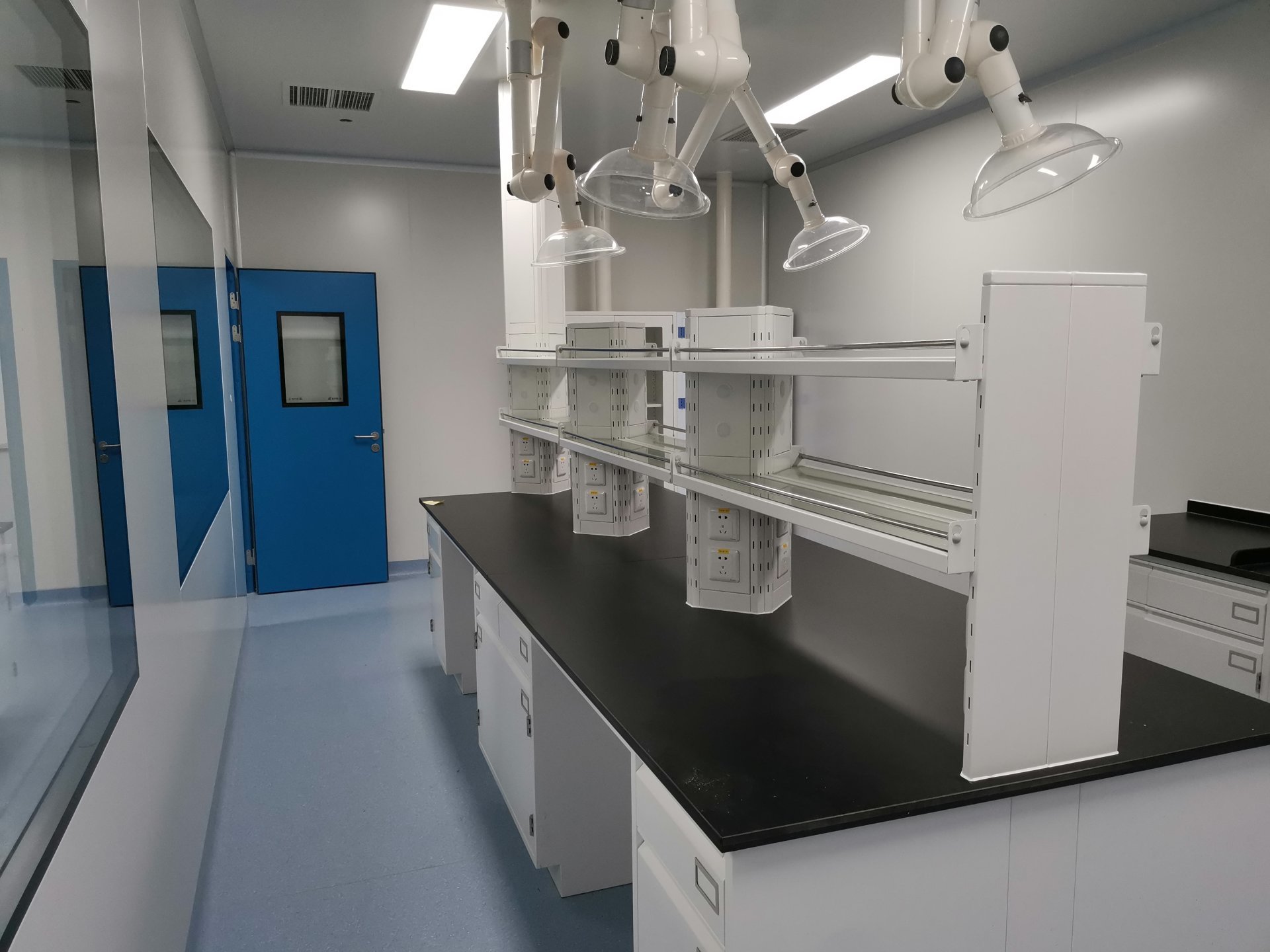 動(dòng)物實(shí)驗(yàn)室裝修設(shè)計(jì)要求和方案 動(dòng)物實(shí)驗(yàn)室裝修設(shè)計(jì)要求和方案